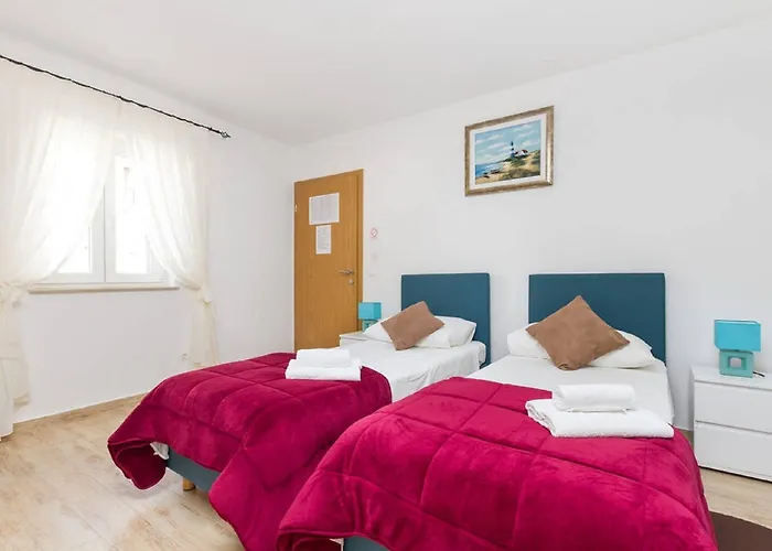 Peruzovic 1 3* Split