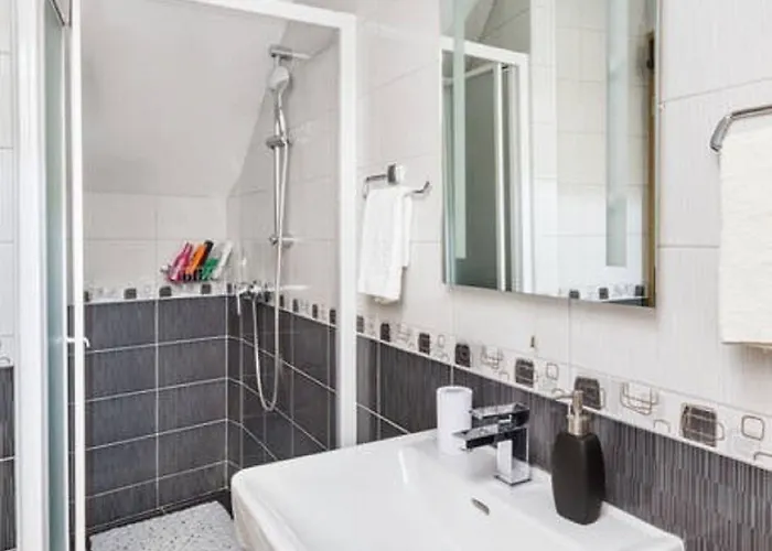 Peruzovic 1 3* Split