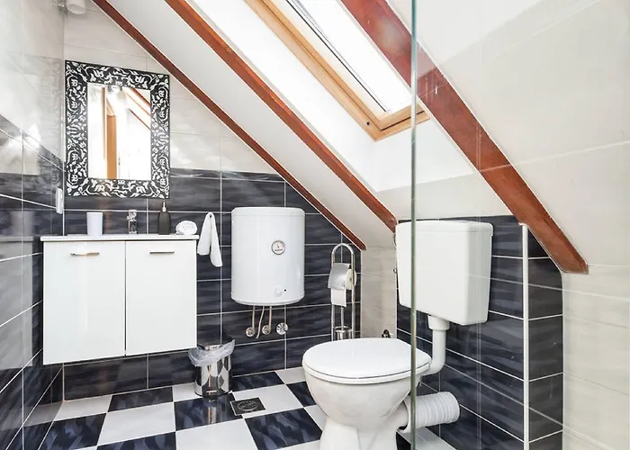 Peruzovic 1 3* Split