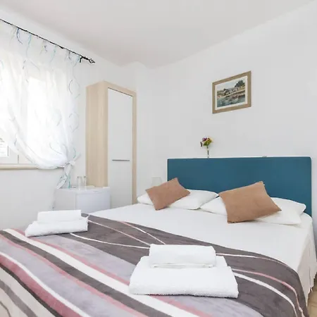 Gasthuis Peruzovic 1 3*