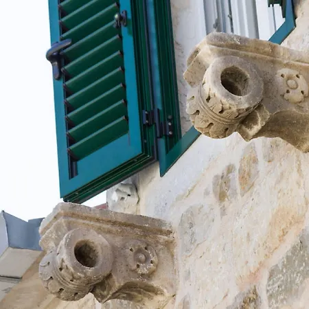 Pensionat Peruzovic 1 3*