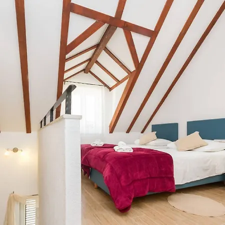 Gasthuis Peruzovic 1 3*