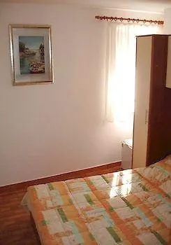 بيت ضيافة Peruzovic 1 سبليت