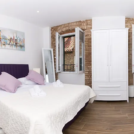 Guest house Peruzovic 1 Split