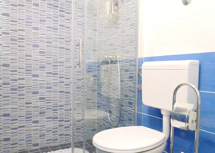 Peruzovic 1 3* Split